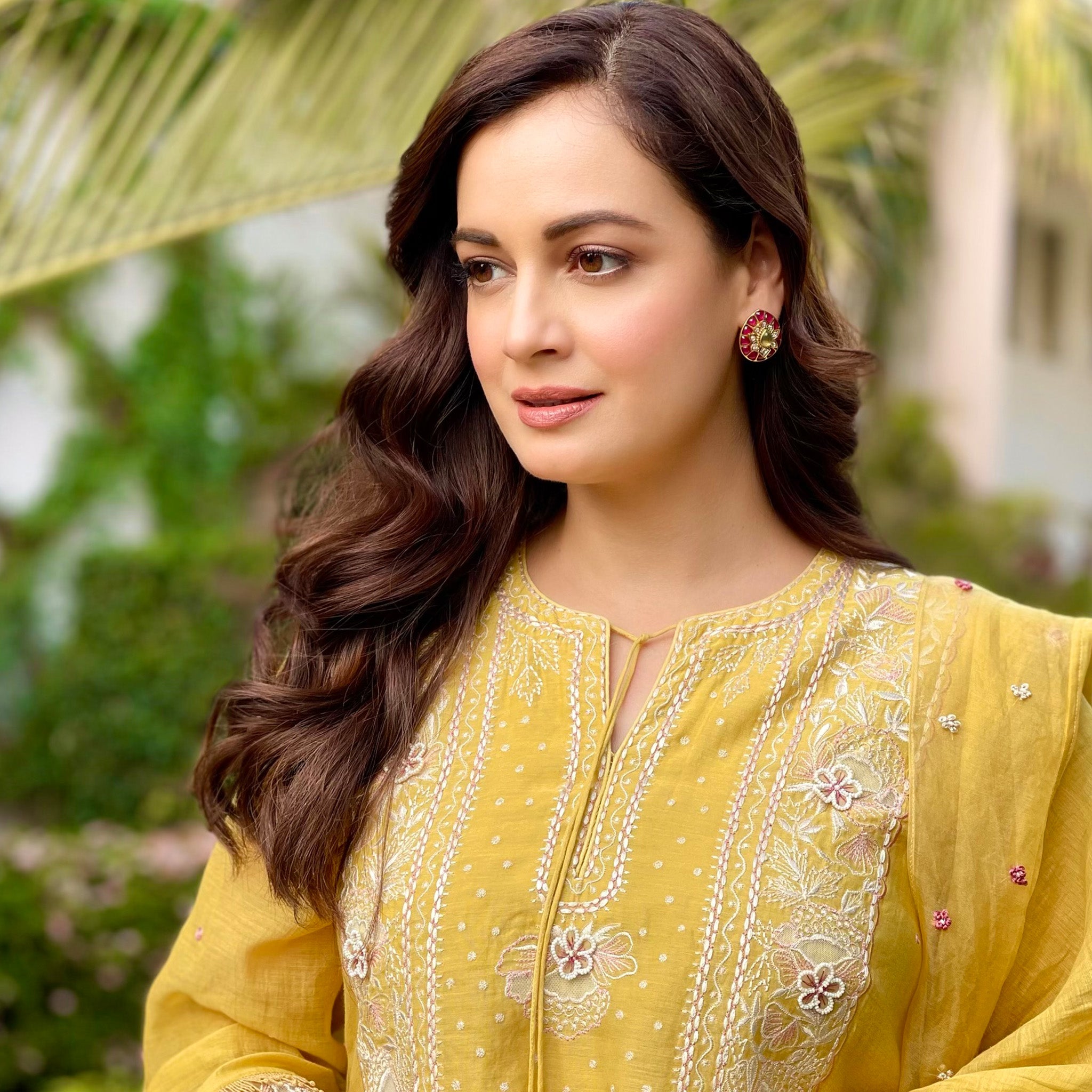 Carnival of crimsons studs