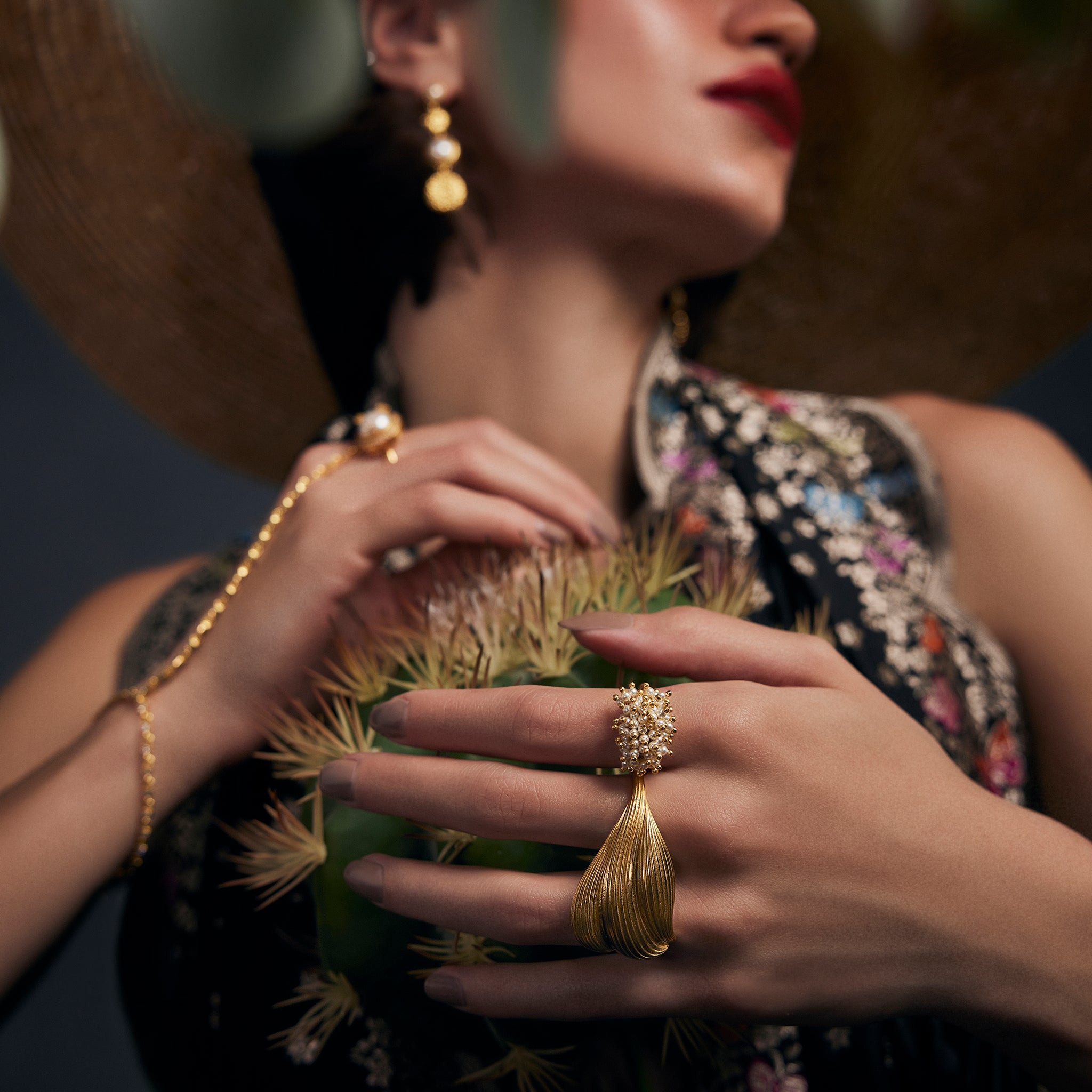 Opaline double-motif ring